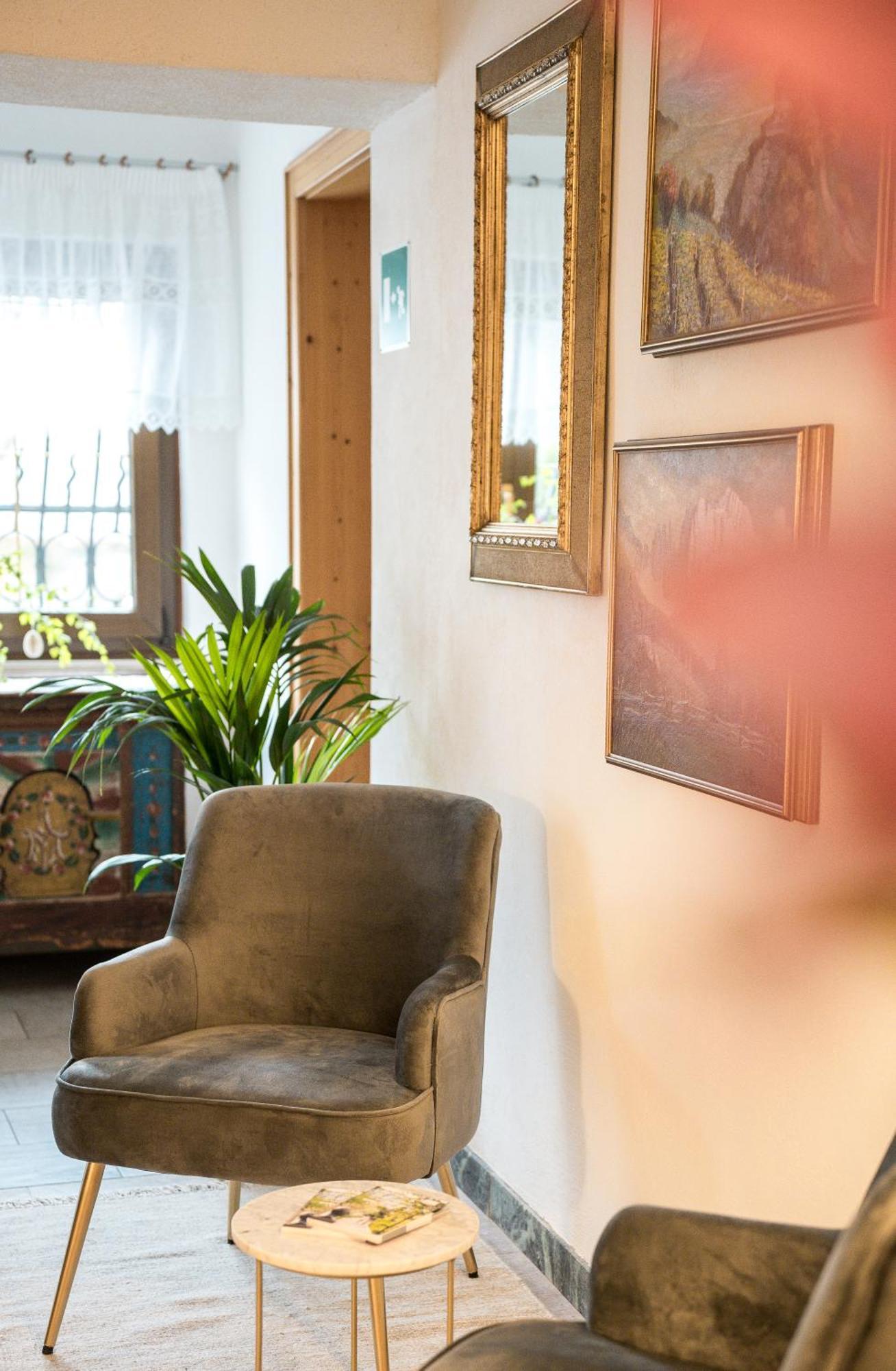 Garni Hotel Walburg Tirolo Bagian luar foto